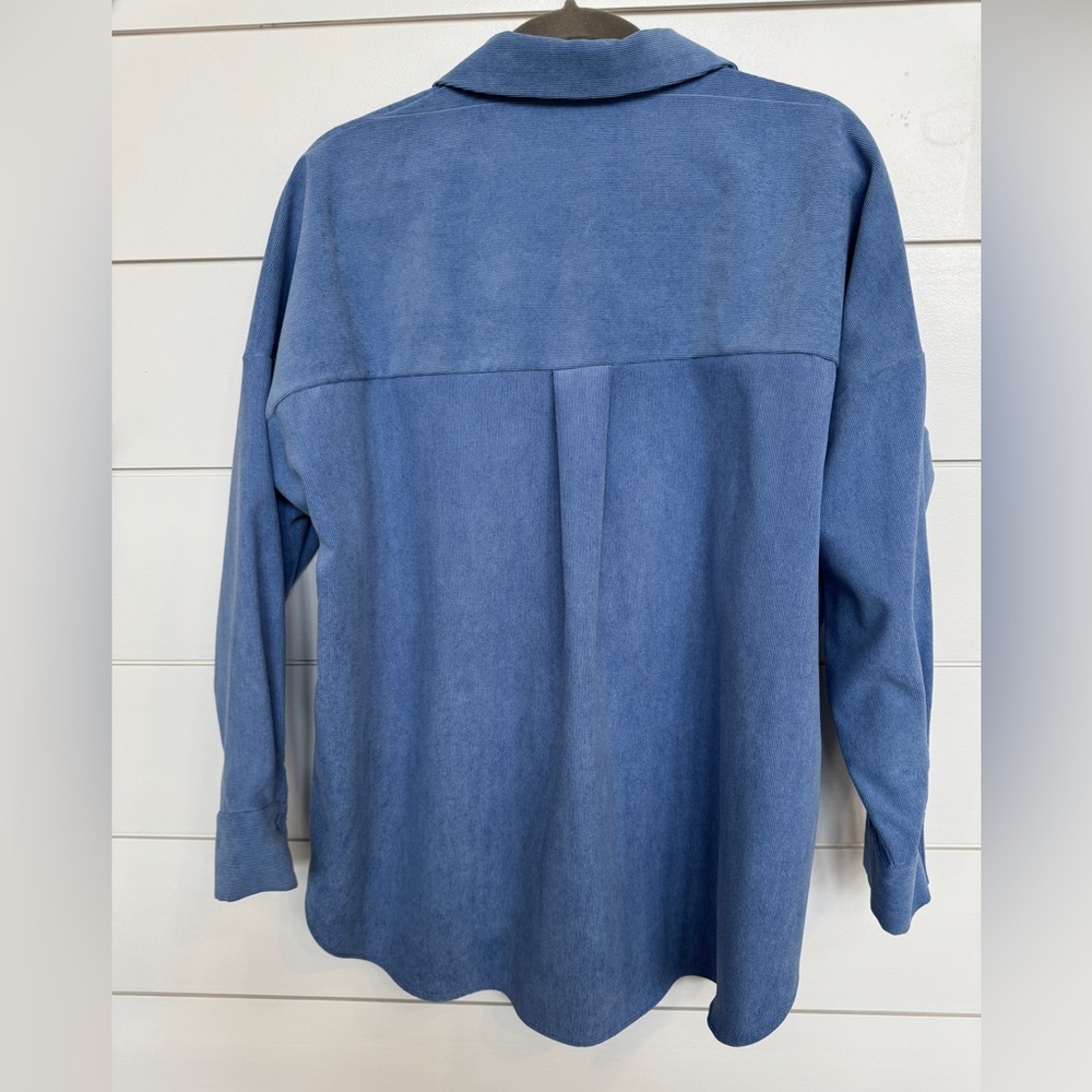 Zara Fine-Whaled Corduroy Button Up
Size Medium - Picture 3 of 7